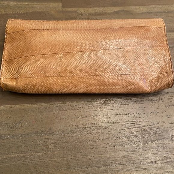 Beirn Womens Animal Print Striped Chained Strap Magnetic Clutch Handbag - Picture 2 of 9